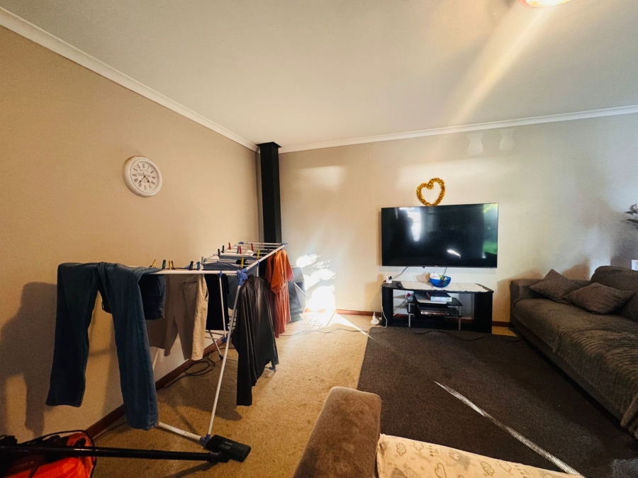 To Let 2 Bedroom Property for Rent in Goedehoop Western Cape